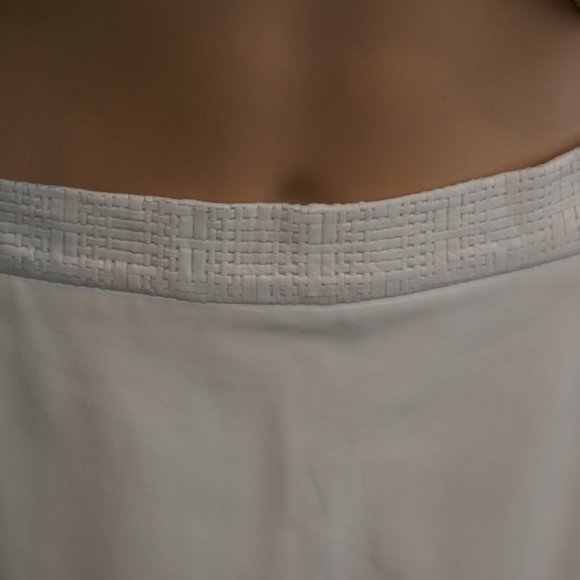 Authentic St John White Leather Suit - Picture 15 of 16